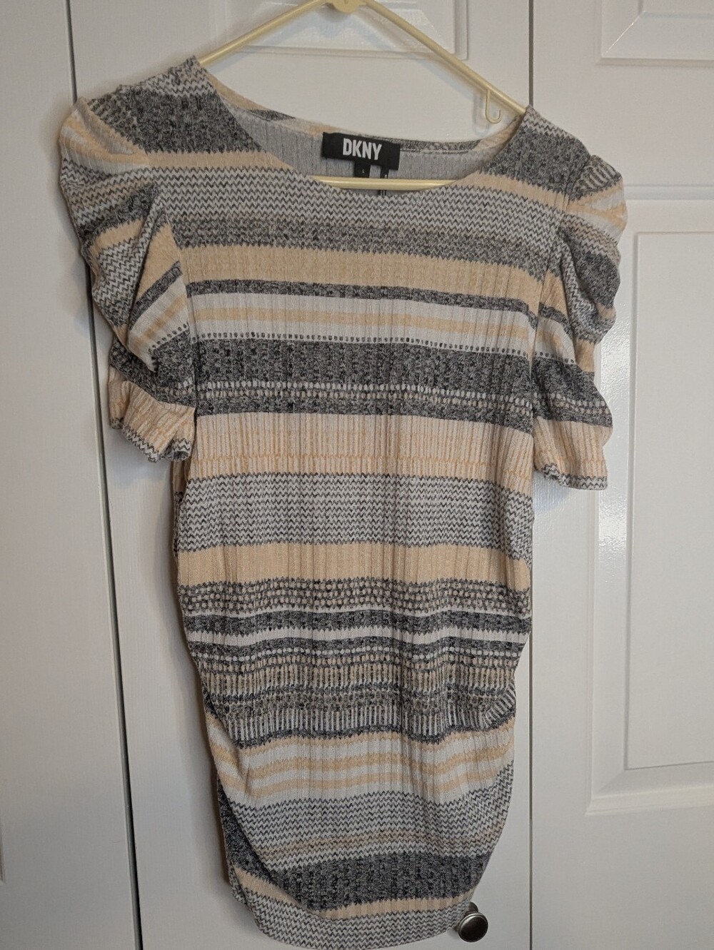 DKNY Women's Striped Short Sleeve Pullover Top in Cream &  Black